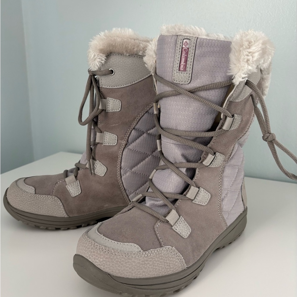 Columbia Women's Light Gray Winter Boots